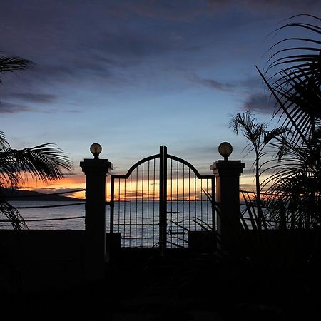 The Wilsons' Shangrila Bed and Breakfast Dumaguete City Exterior foto