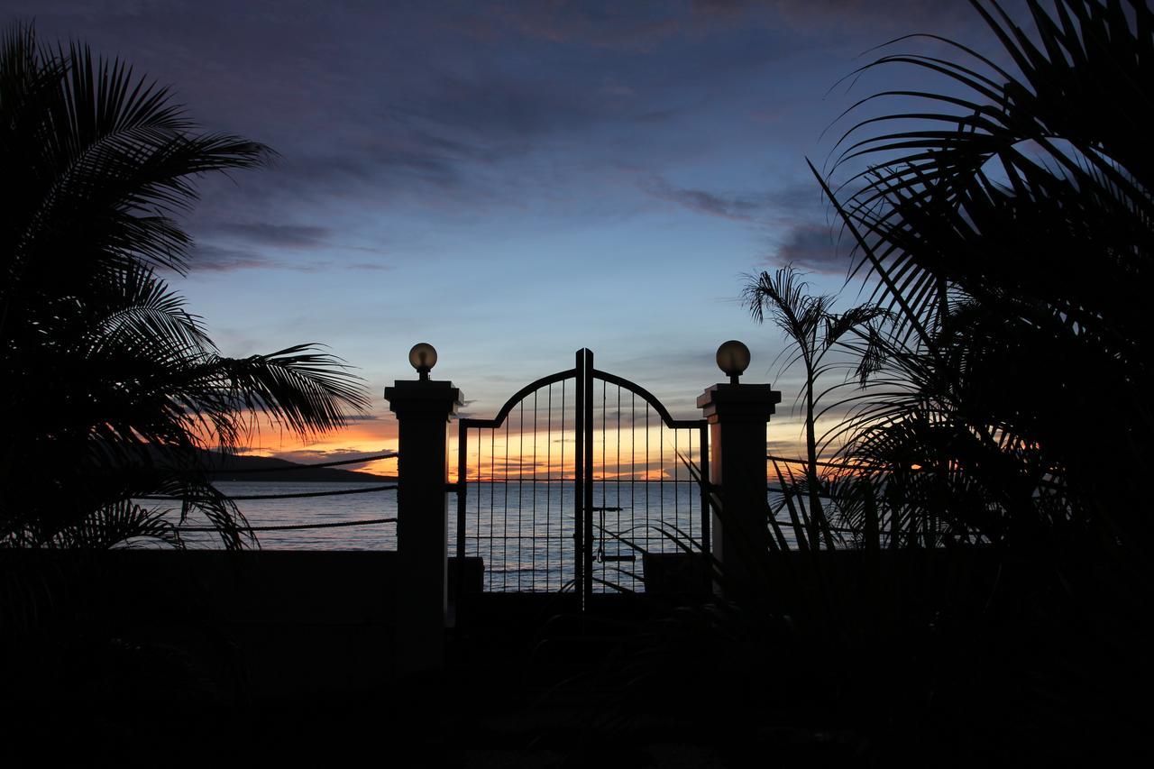 The Wilsons' Shangrila Bed and Breakfast Dumaguete City Exterior foto